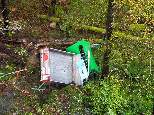 70-Jähriger bei Motorkarren-Unfall verletzt – Zeugen dringend gesucht!