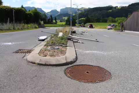 Alkoholfahrt endet mit Crash in Appenzell – 25-Jährige ohne Führerausweis!