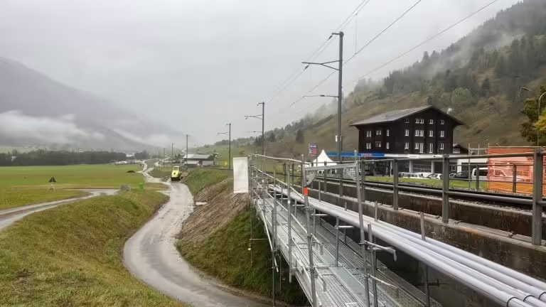 Bauarbeiter bei tragischem Unfall in Münster von Zug erfasst und tödlich verletzt