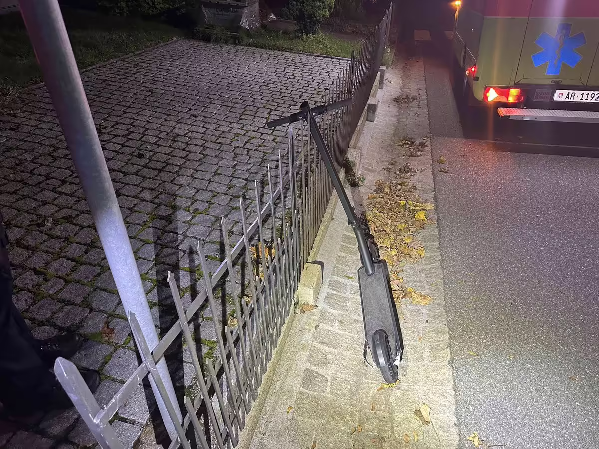 Drama am frühen Morgen: Mann stürzt mit E-Scooter in Heiden!