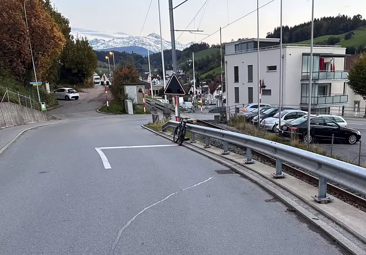E-Bike-Unfall in Herisau: Fahrer mit Alkohol am Steuer verletzt!