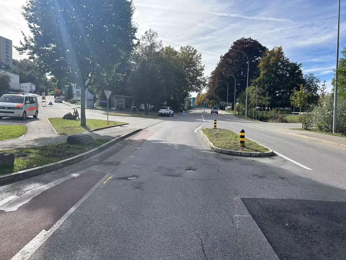 Fussgängerin in Herisau schwer verletzt: Auto rast auf Trottoir!