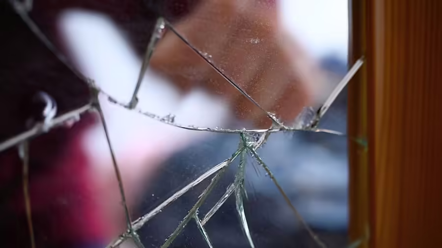 Glarus sichert Frauenhäuser: Neue Vereinbarung mit St. Gallen abgeschlossen!