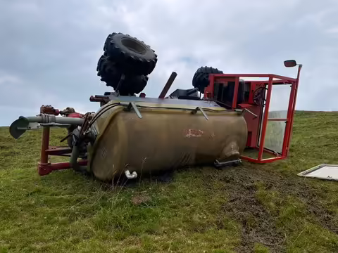 Landwirt bei Unfall mit Transporter verletzt – Rega im Einsatz!