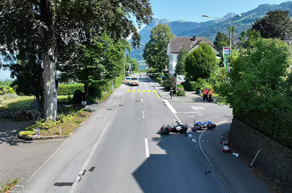 Motorradkollision in Beckenried: Schwerverletzter nach Crash!