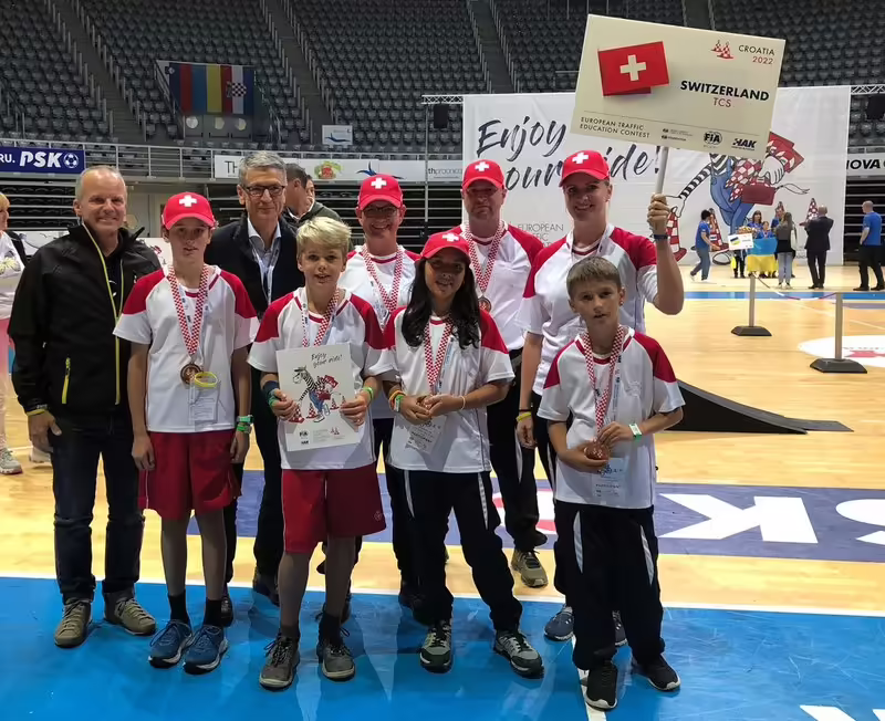 Schweizer Kinder feiern Erfolg beim europäischen Velowettbewerb in Kroatien!