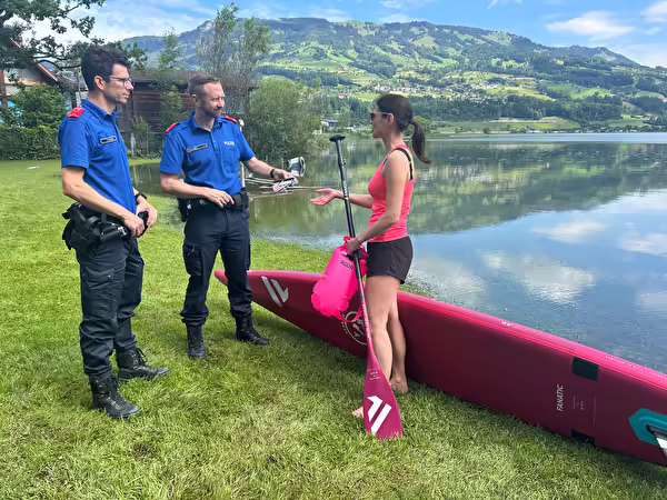 Sichere Paddeltouren: Zentralschweizer Polizei startet SUP-Kampagne!