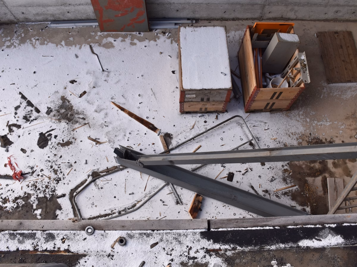 Arbeitsunfall in Flims: Metallträger verletzt Arbeiter schwer!