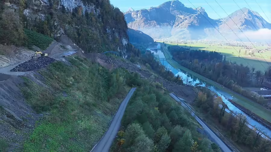 Erdrutsch-Gefahr in Glarus Nord: Sofortmaßnahmen starten jetzt!