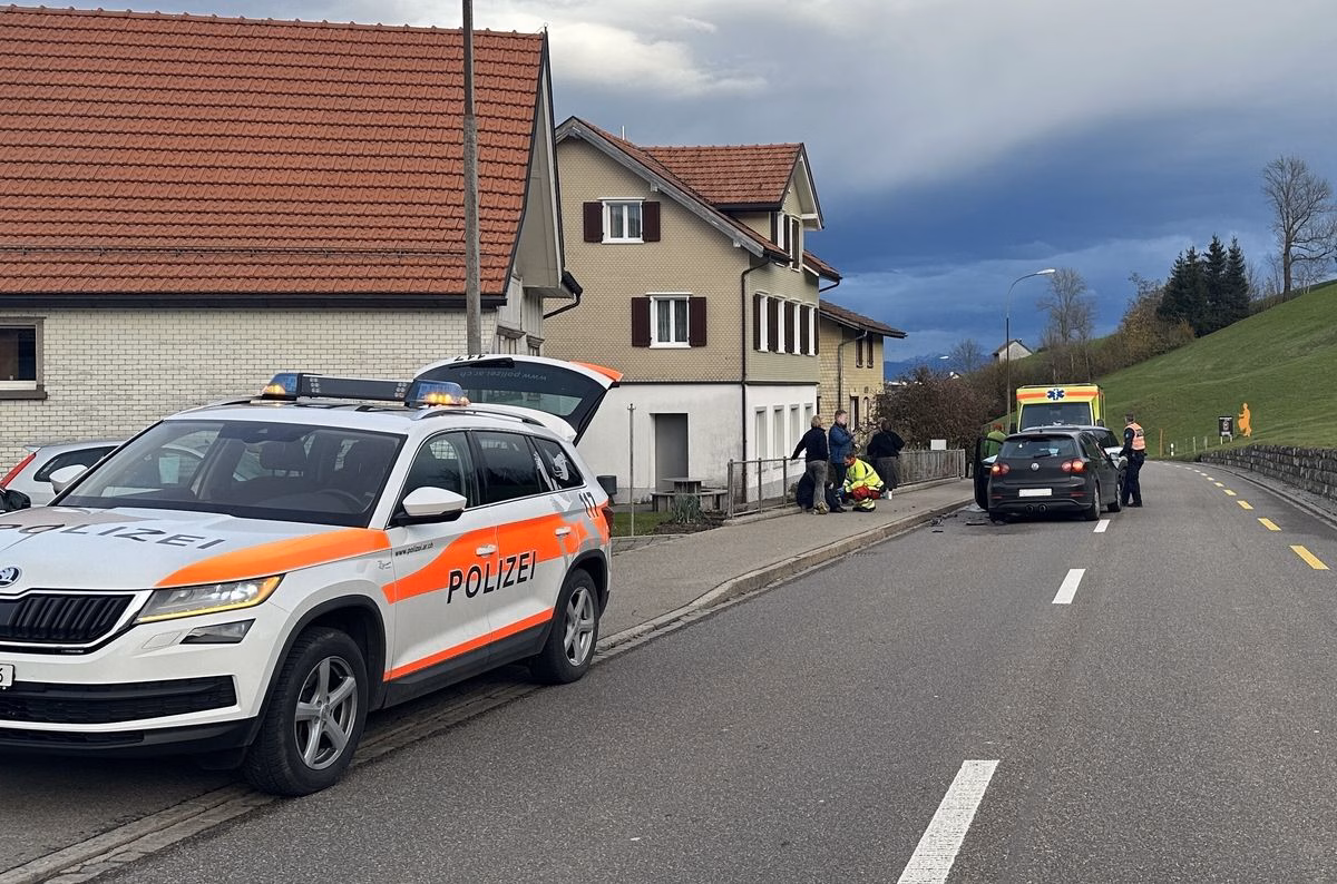 Frontalkollision in Grub: Autofahrerin schwer verletzt, Totalschaden!