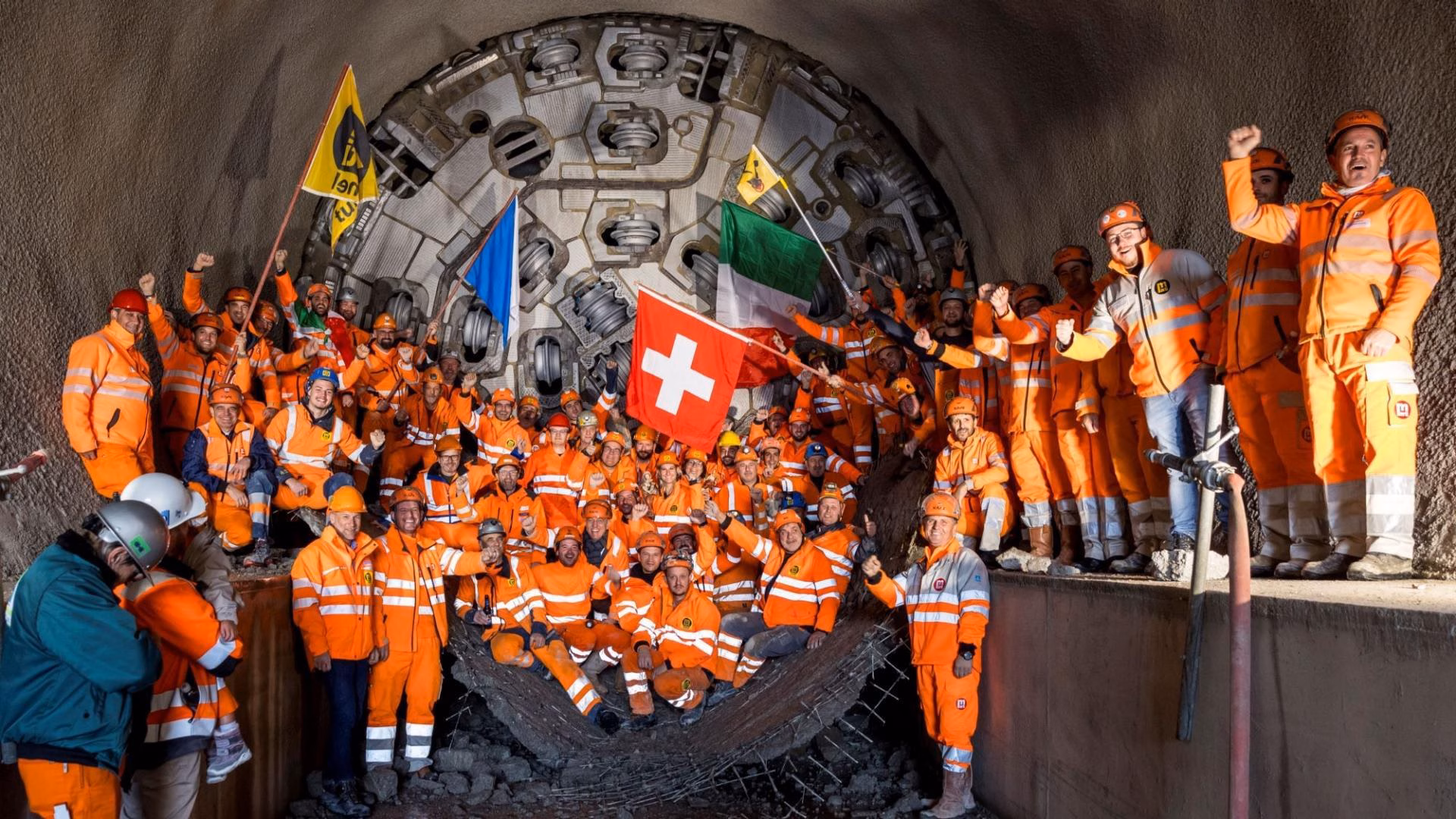 Großer Jubel in Thalwil: Tunnelbohrmaschine vollendet Sihl-Stollen!