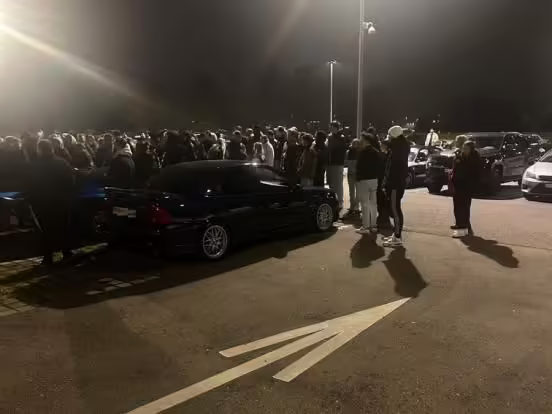 Razzia in Kloten: Polizei stoppt lautstarkes Autotreffen!