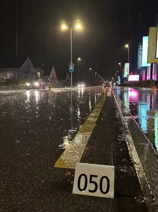 Schrecklicher Unfall in Dietlikon: Frau schwer verletzt am Zebrastreifen!