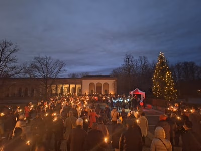 Festliche Stimmung: Weihnachtsfeier am Friedhof Hörnli für alle!