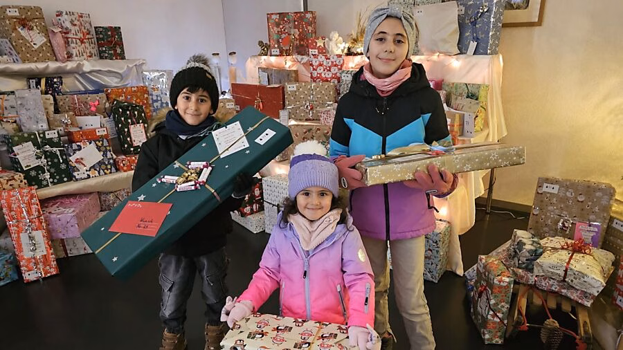 Glarner Wunschbaum: Über 200 Kinder erleben unvergessliche Weihnachtsterne!