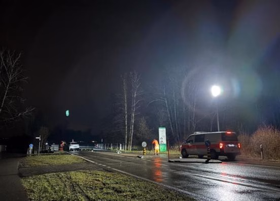 Schwere Kollision in Mönchaltorf: Reiterin und Pferd verletzt!