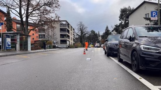 Schwerer Unfall auf der Bahnhofstrasse: Frau von Auto erfasst!