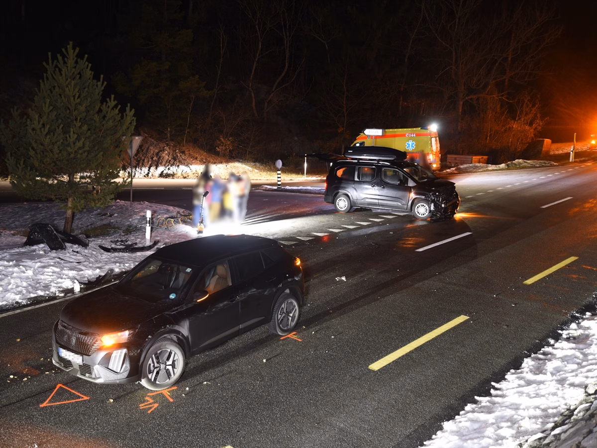 Verkehrsunfall auf Luzisteigstrasse: Beifahrerin verletzt ins Spital!