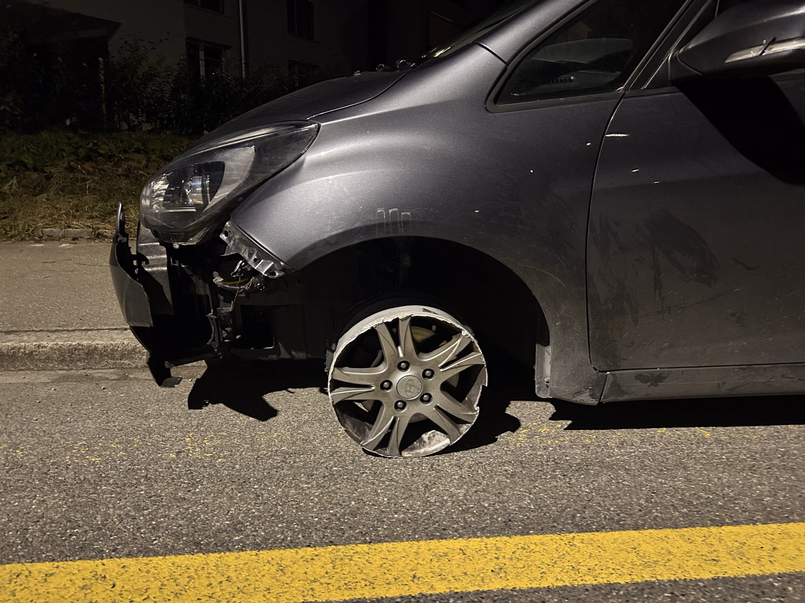 Fahrunfähig und mit kaputtem Rad: Autofahrerin in Stachen gestoppt!