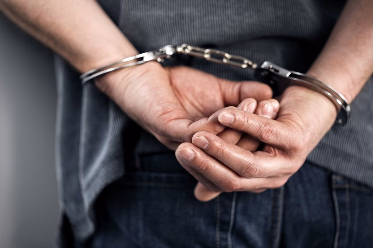 Festnahme nach Einbruch: Aufmerksame Nachbarin hilft Polizei in Herisau!