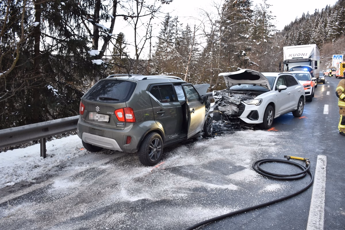 Frontalkollision in Flims: Zwei Frauen bei Unfall verletzt!