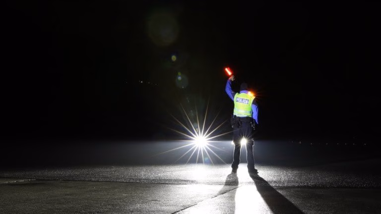 Fünf Festnahmen nach Kiosk-Einbruch in Grône: Täter im Fokus!