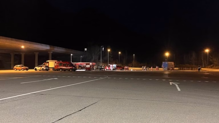 Lastwagenunfall: Giftige Flüssigkeit auf A9 sorgt für Polizeieinsatz!