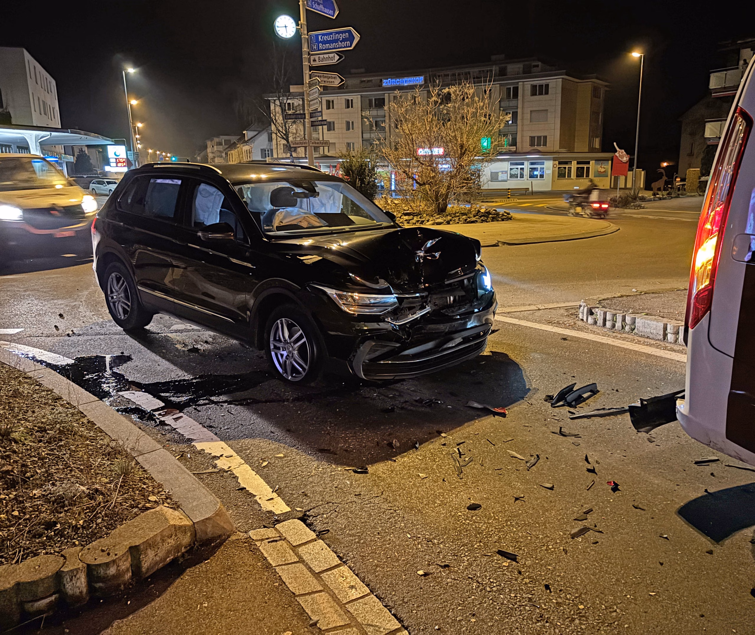 Autofahrer fährt betrunken in Kreisverkehr: Führerausweis weg!