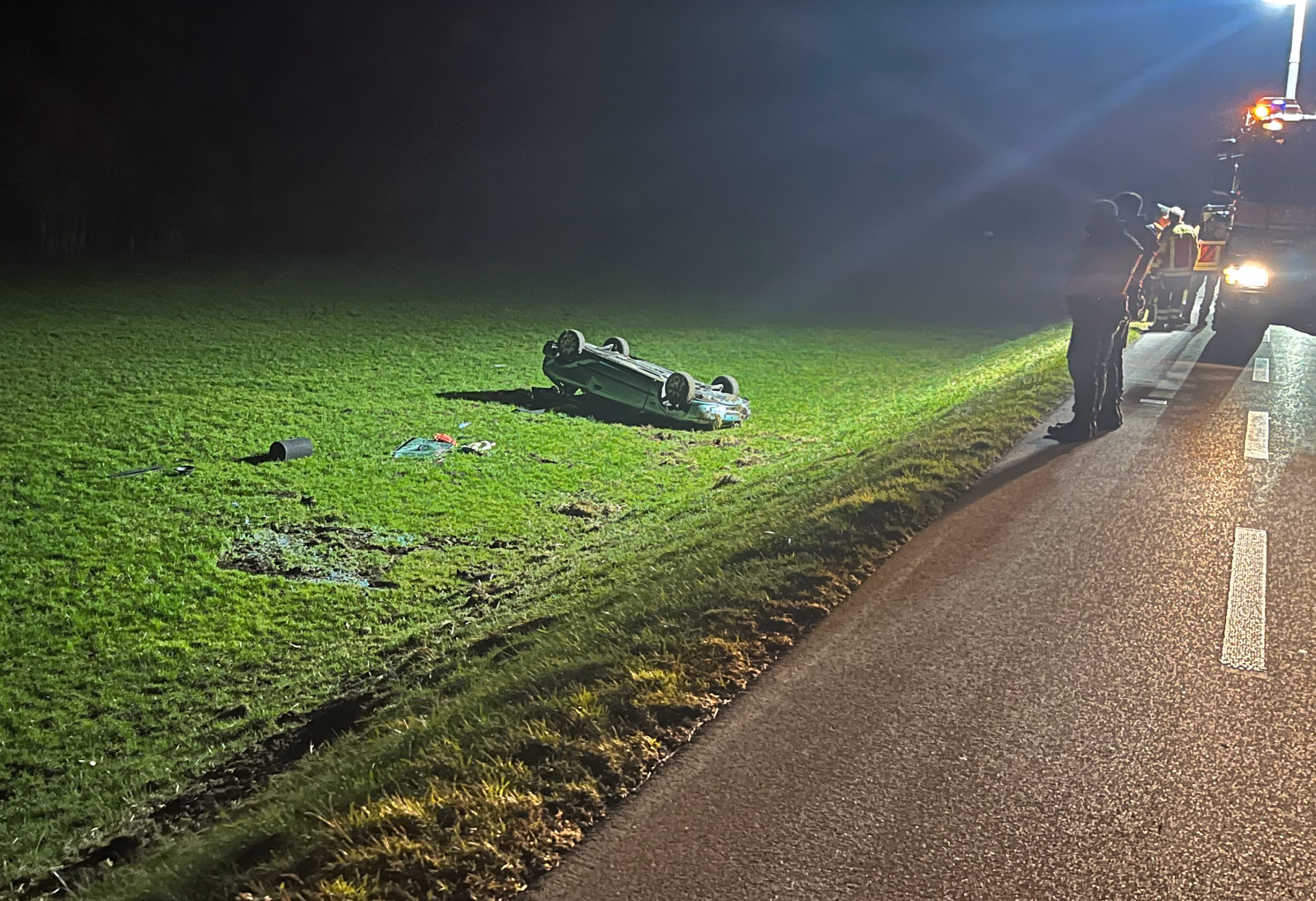 Fahren ohne Führerschein: 23-Jähriger verletzt bei spektakulärem Unfall!