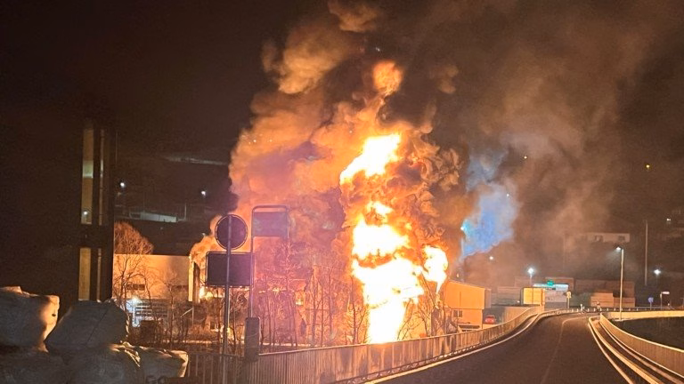 Riesenbrand in Stalden: Industriehalle bis auf die Grundmauern zerstört!