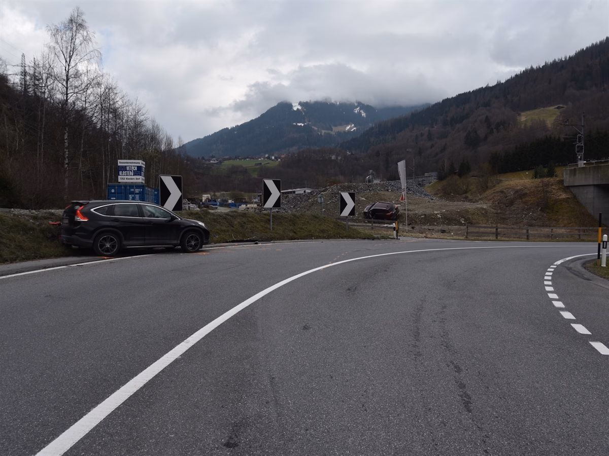 Schock auf der N28: Zwei Verletzte bei schwerem Unfall in Jenaz!