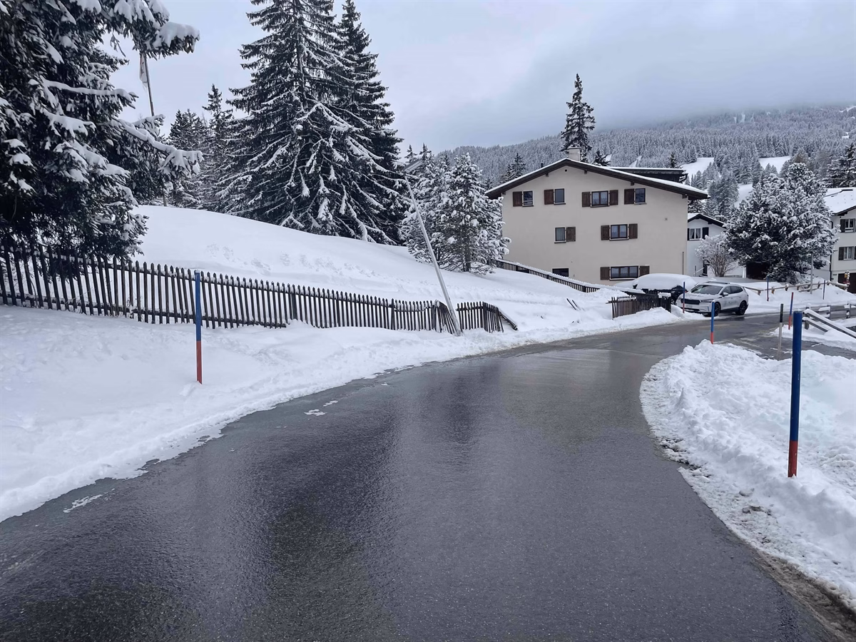 Zeugen gesucht: Mysteriöser Verkehrsunfall in Lenzerheide!