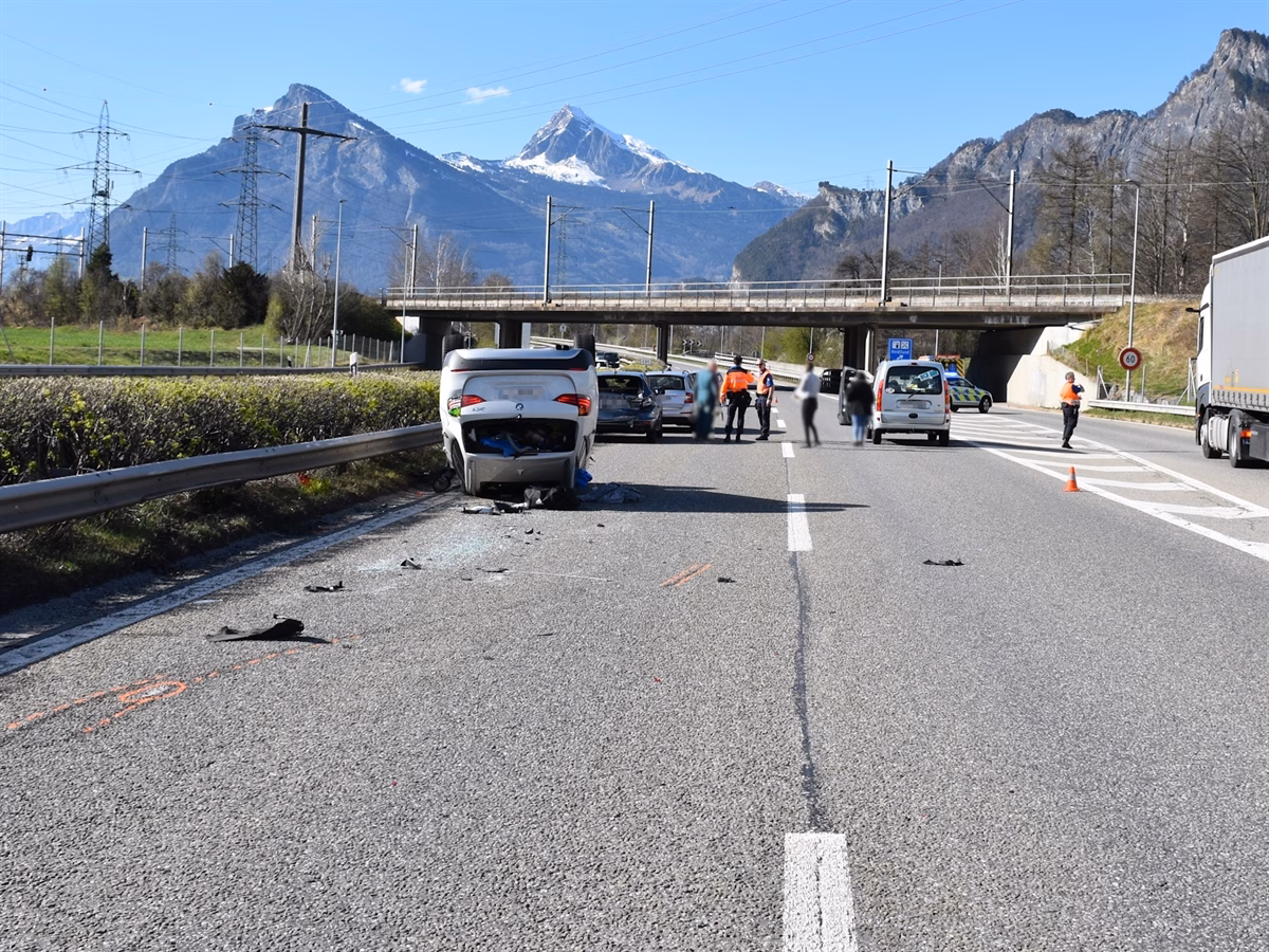 A13 Maienfeld: Dramatische Auffahrkollision – Verletzte und Chaos!