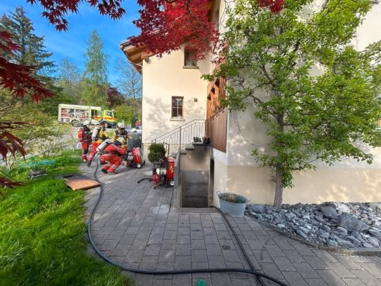 Dramatischer Kellerbrand in Wernetshausen: 72-Jähriger schwer verletzt!