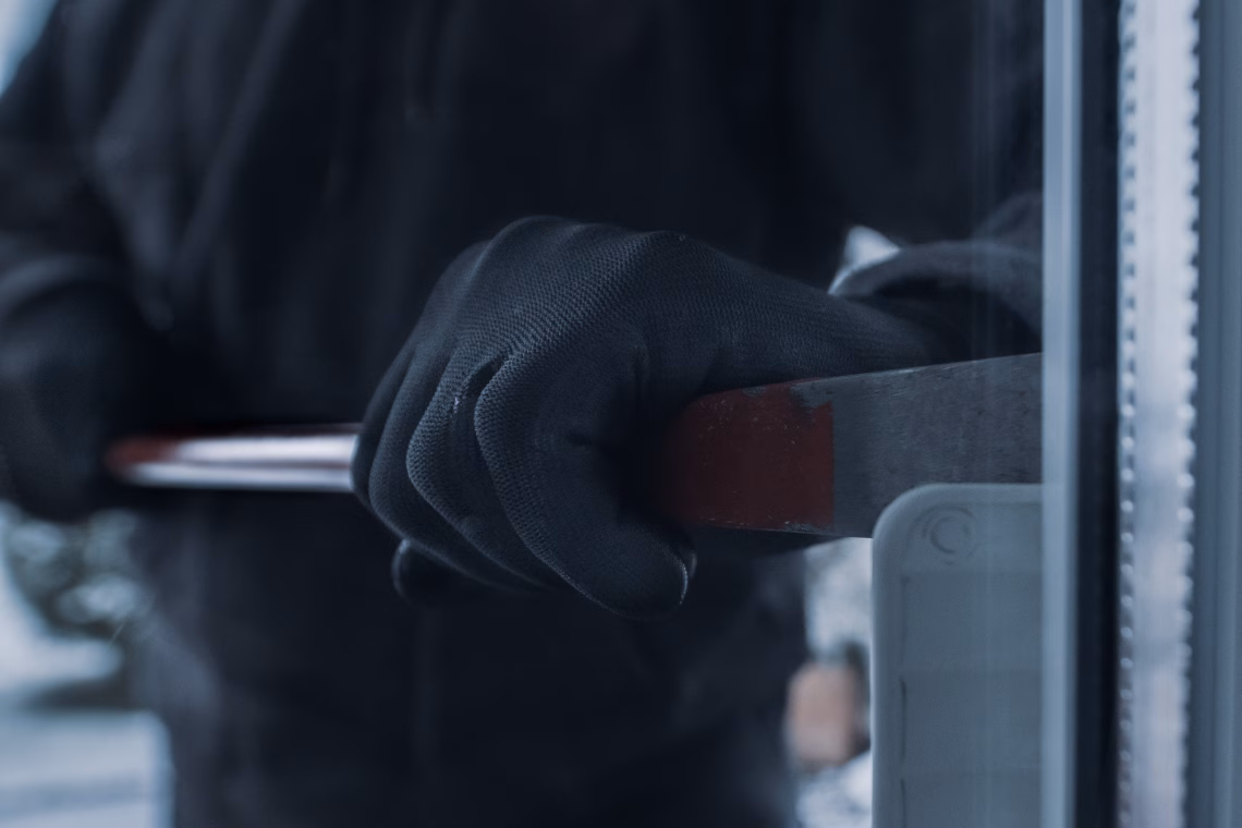 Einbruch in Einfamilienhaus: Täter stehlen Wertgegenstände in St. Gallen!