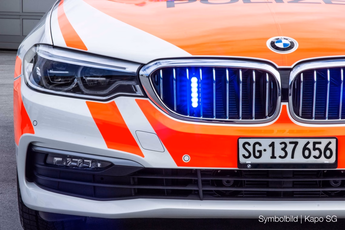 Fahrerflucht mit 67: Polizei stoppt rasende Dame auf Rickenstrasse!