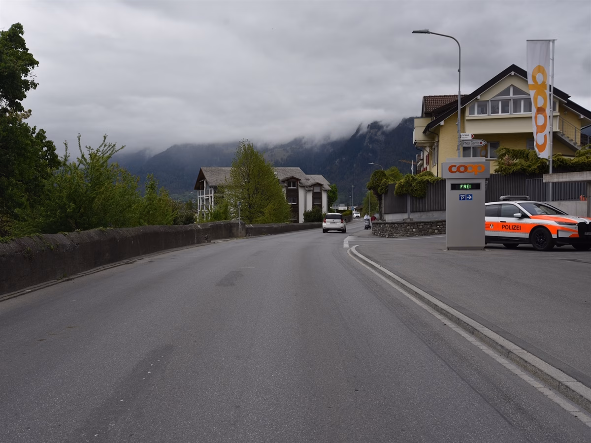 Fahrradfahrer schwer verletzt: Dramatischer Unfall in Zizers!
