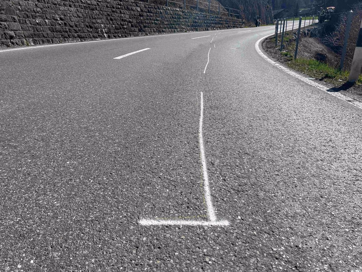 Motorradfahrer stürzt in Urnäsch: Schwerer Unfall mit Folgen!