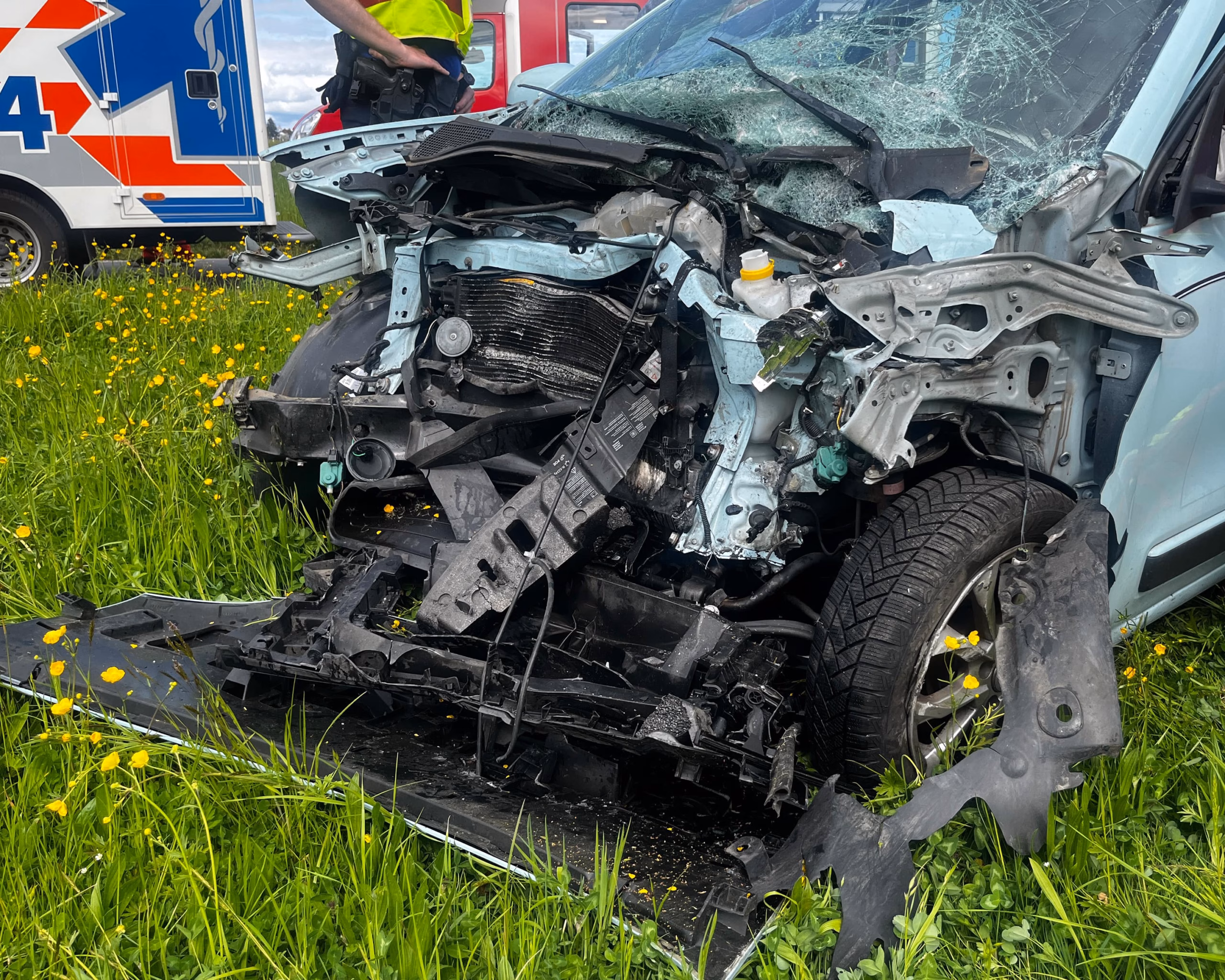 Schwerer Unfall in Leimbach: Autofahrerin nach Kollision verletzt!
