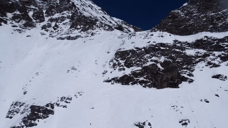 Skitourengeher stirbt tragisch in Lawine – Warnung vor Gefahren!