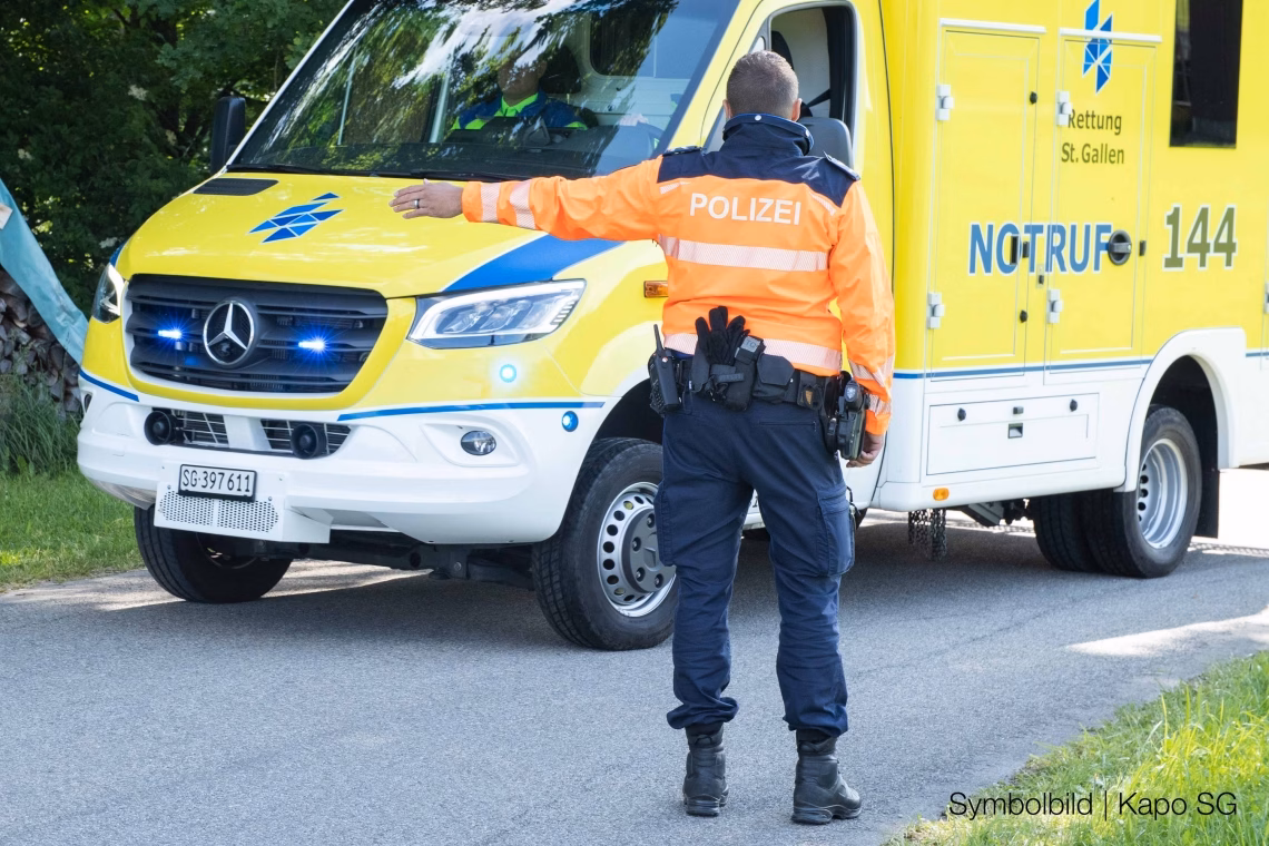 Tödlicher Sturz: 73-Jähriger stürzt von Kran in Egelsee-Bauernhof