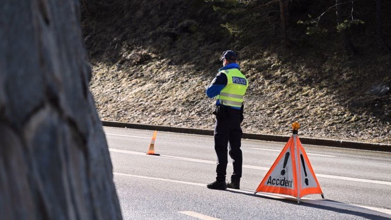 Tödlicher Unfall auf Kiesweg: Mann stirbt nach Karren-Unfall in Gamsen