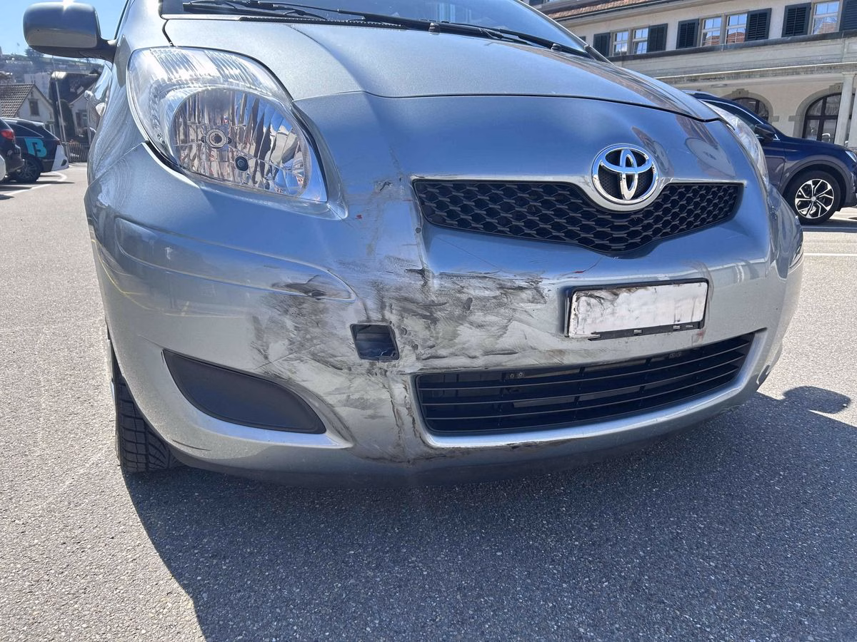 Unfall in Herisau: Glück im Unglück – Kein Verletzter, hoher Sachschaden!
