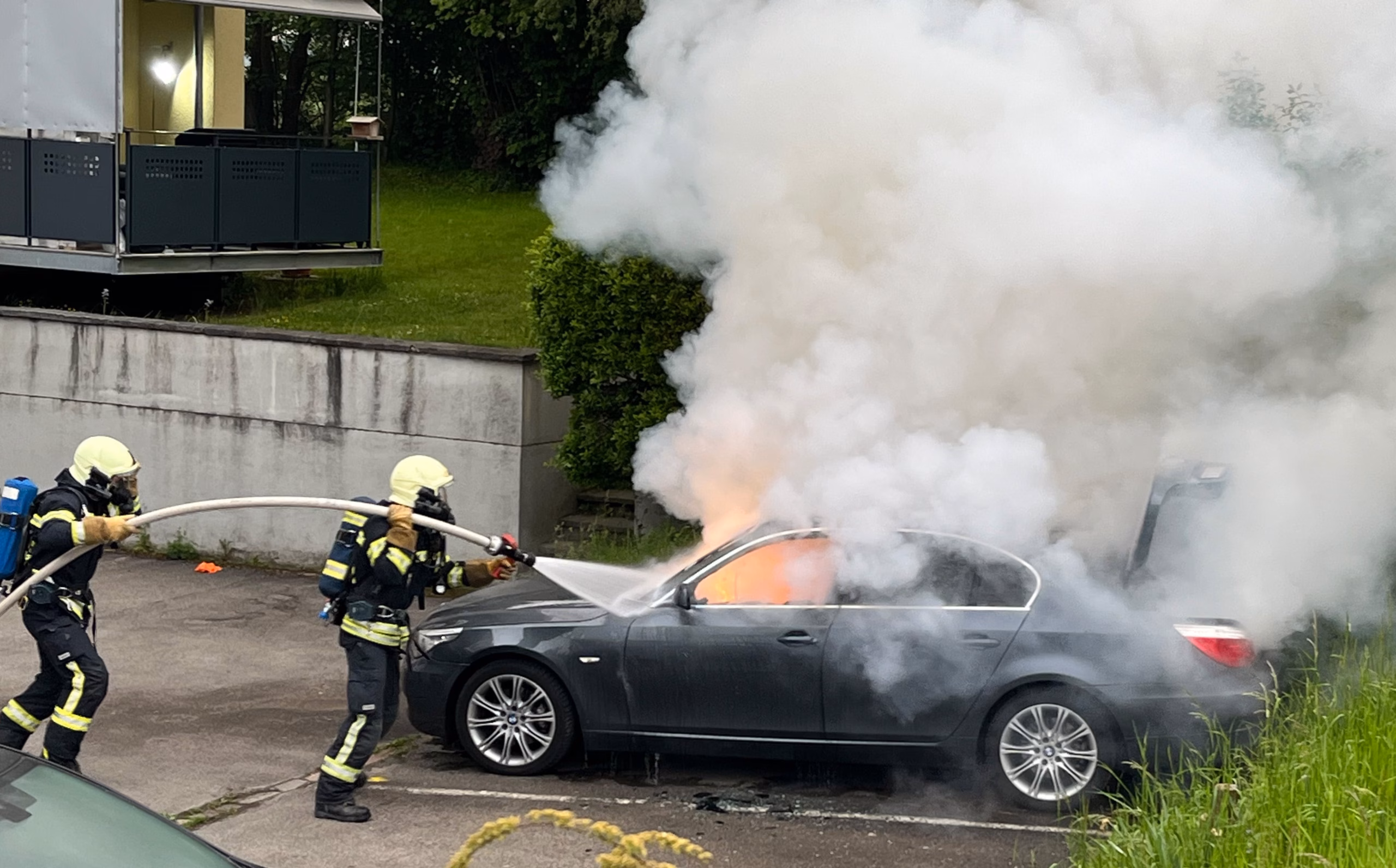 Autobrand in Bischofszell: Technischer Defekt löst Totalschaden aus