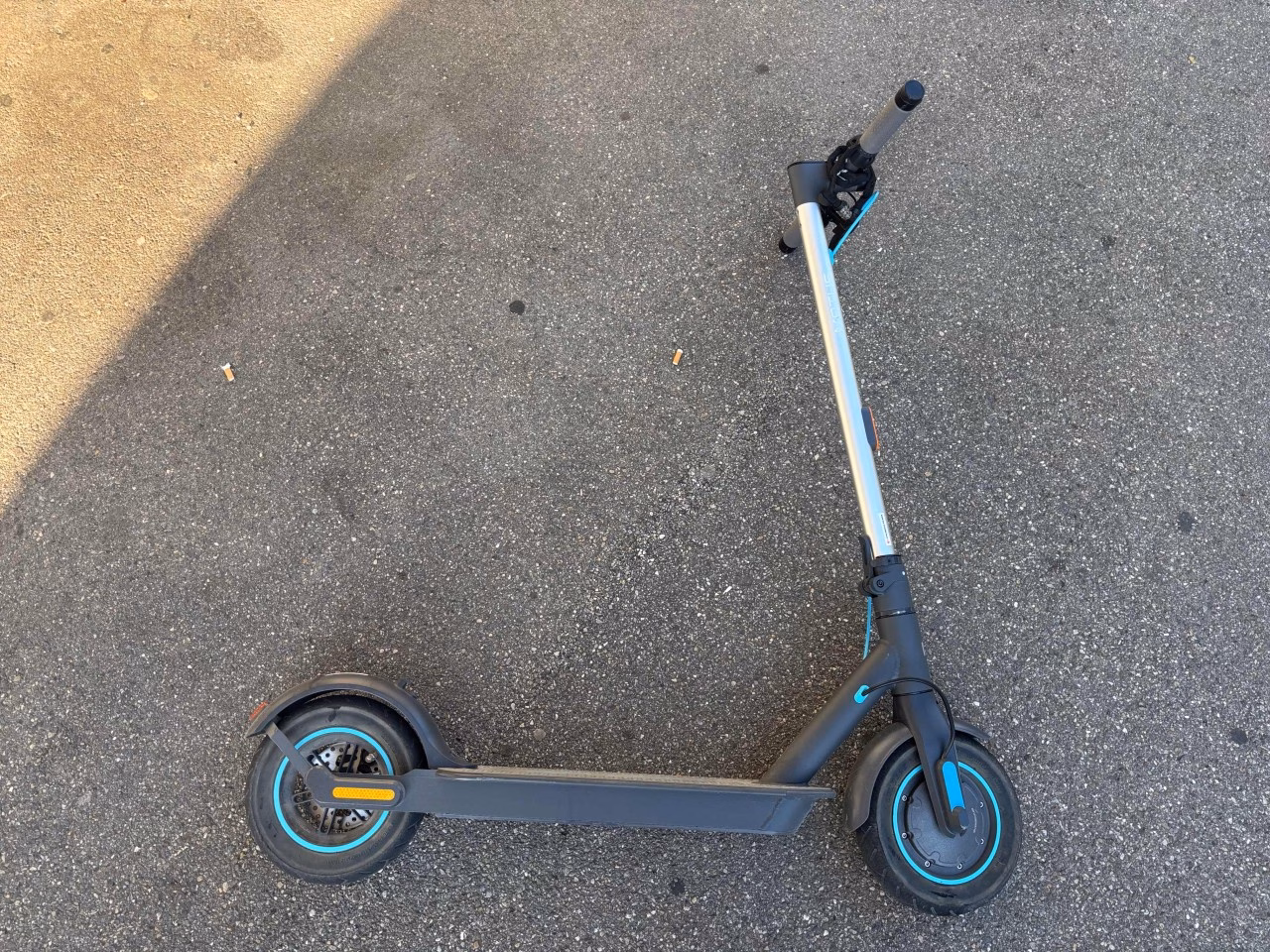 Betrunken auf E-Trottinett: Mann stürzt und landet im Spital!