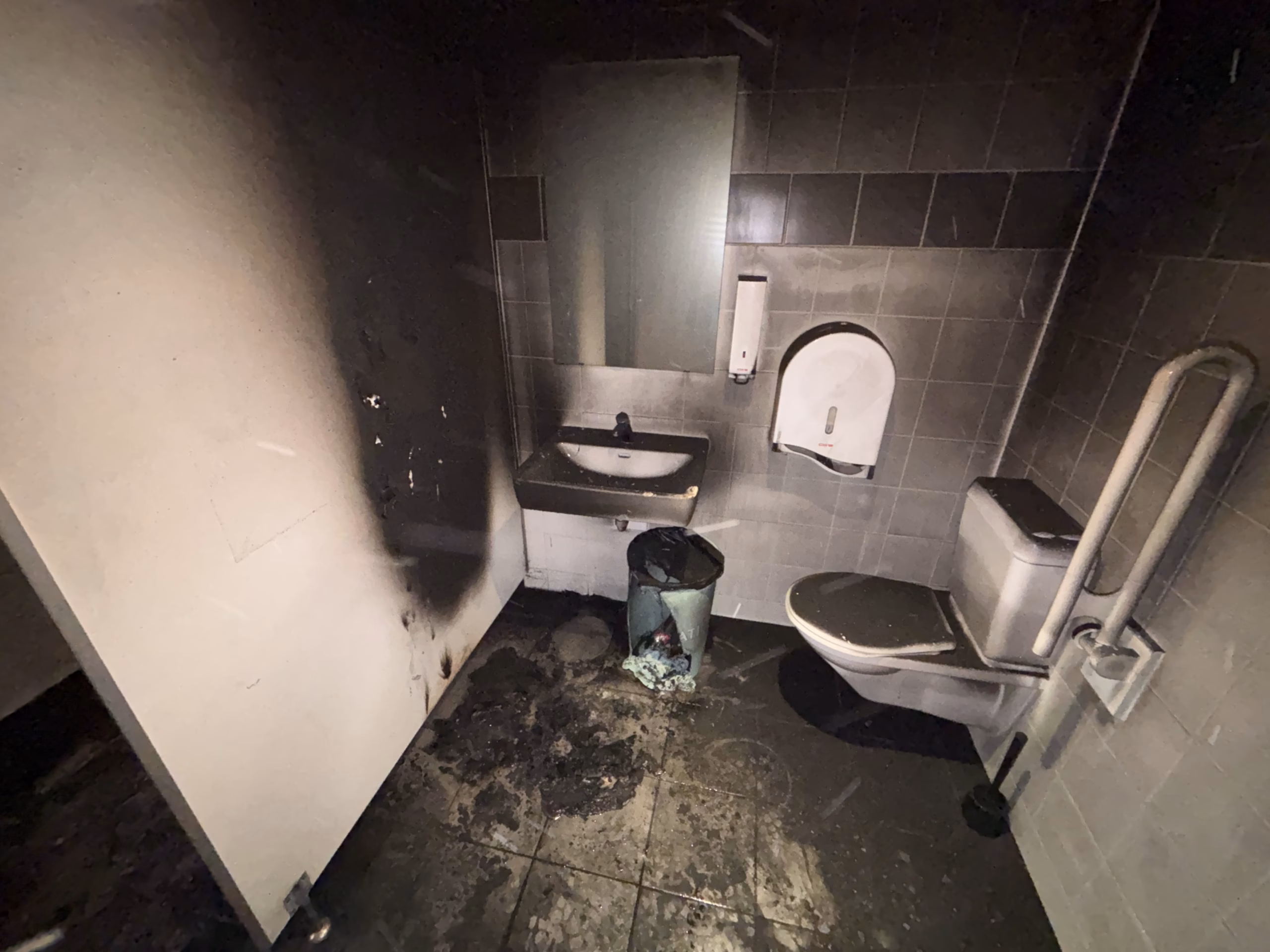 Brand in Uttwil: Toilette verwüstet – Tausende Franken Schaden!