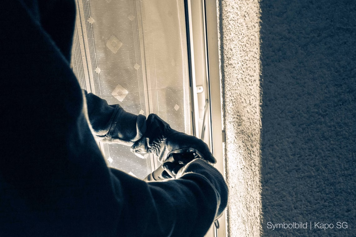 Einbruch in Degersheim: Unbekannte stehlen Bargeld aus Einfamilienhaus!