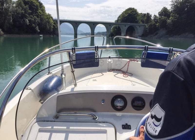 Freiburg: Vater und Sohn bei Angel-Ausflug in Fluss in Not geraten!