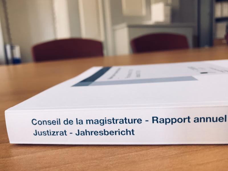 Justiz im Chaos: Alarmierend hohe Fallzahlen und Personalmangel!