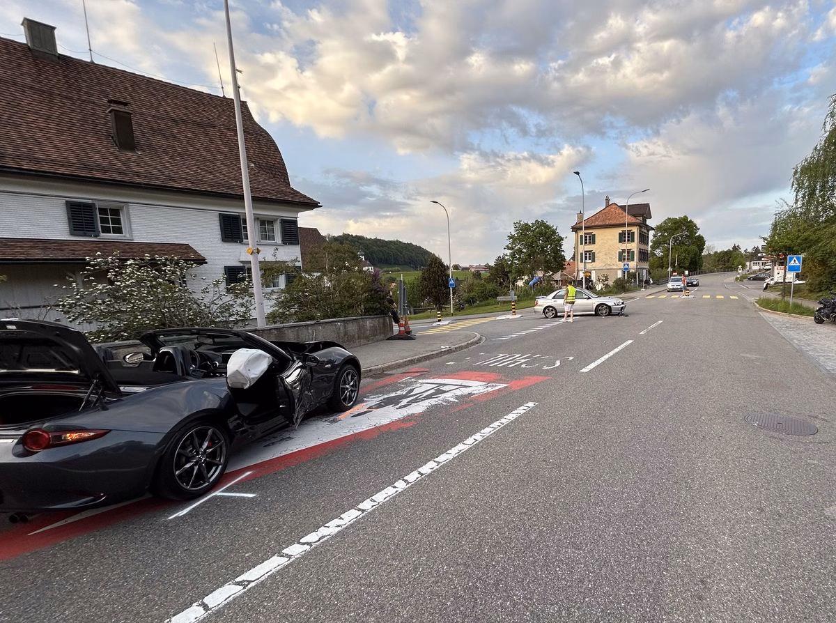 Kollision in Grub: Autos prallen zusammen – Alle Insassen unverletzt!
